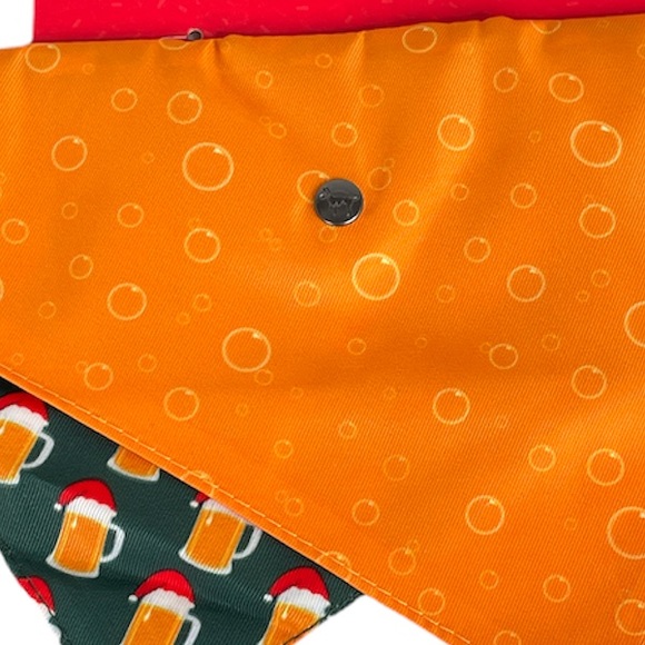 FuzzYard Christmas Santa Hat Beer Mugs Reversible Bandana, Green, Golden, M/L - Picture 4 of 7